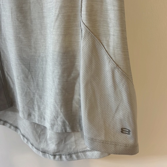 Layers Performance top with zipper pocket - Picture 4 of 7